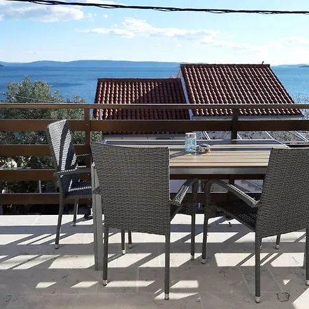 Apartment Jurcevic Seget Vranjica
